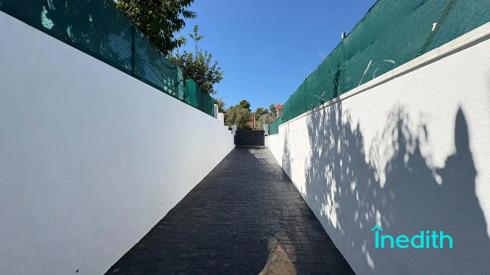 Vista exterior de Casa o xalet en venda en Cunit amb Aire condicionat, Calefacció i Jardí privat