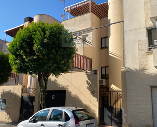 Vista exterior de Casa o xalet en venda en Navalmoral de la Mata amb Aire condicionat, Calefacció i Terrassa