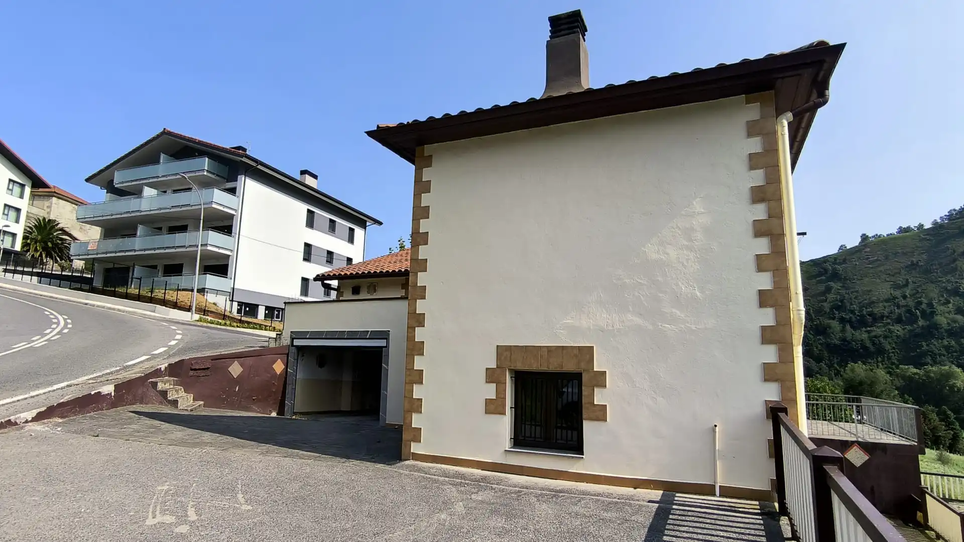 Vista exterior de Finca rústica en venta en Aizarnazabal con Calefacción, Terraza y Amueblado
