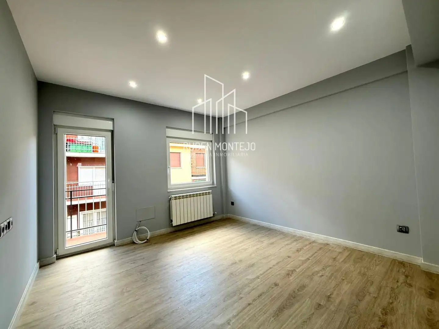 Bedroom of Flat for rent in Salamanca  with Heating, Parquet flooring and Terrace