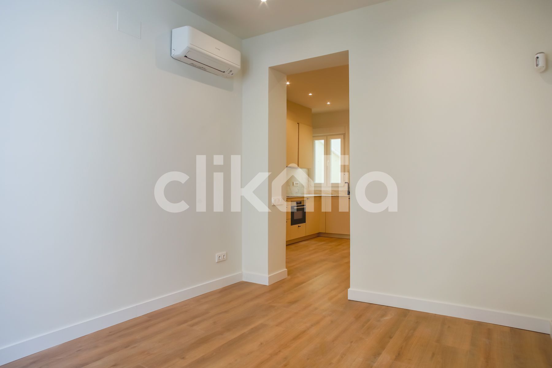 Habitación de Piso en venta en  Madrid Capital con Aire acondicionado, Calefacción y Terraza