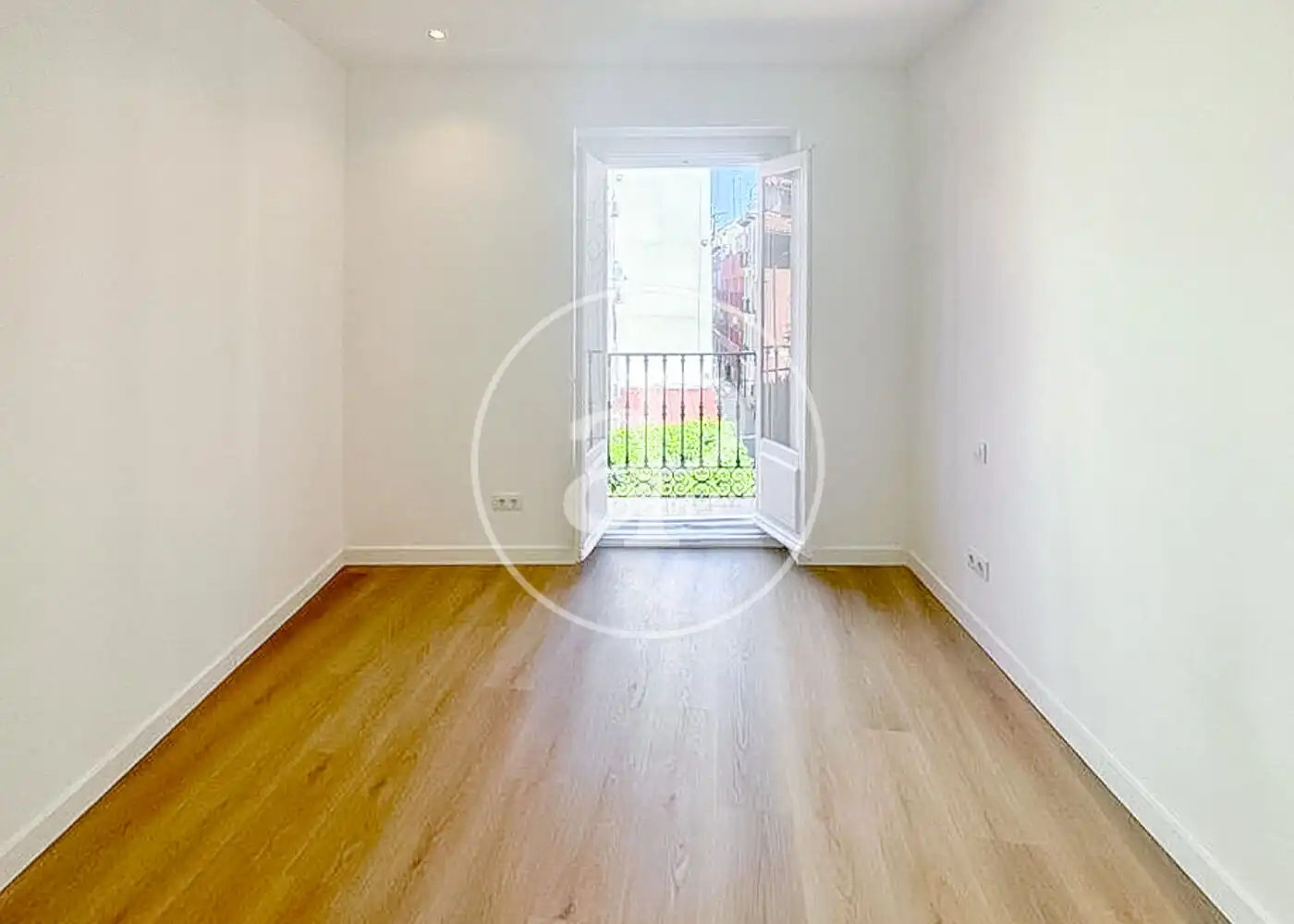 Bedroom of Flat for sale in Madrid  with Air Conditioner, Heating and Balcony