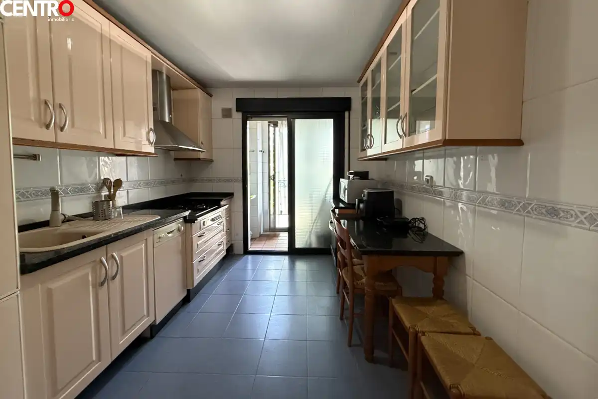 Cocina de Piso en venta en Granada con Aire acondicionado, Calefacción y Jardín privado