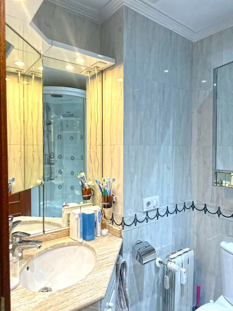Bathroom of Flat for sale in Majadahonda  with Terrace and Storage room