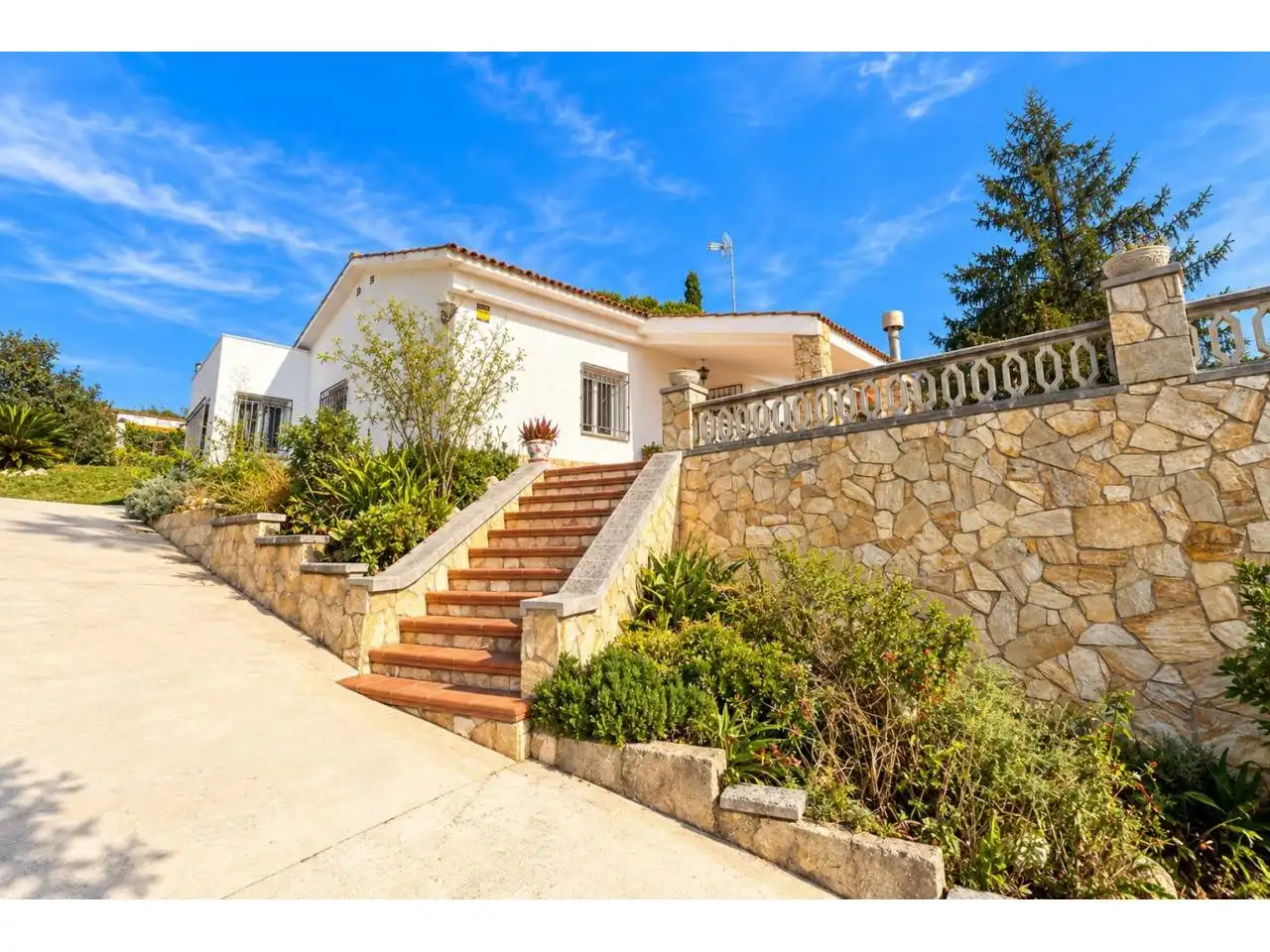 Casa amb jardí en venda a Calle Sant Narcís