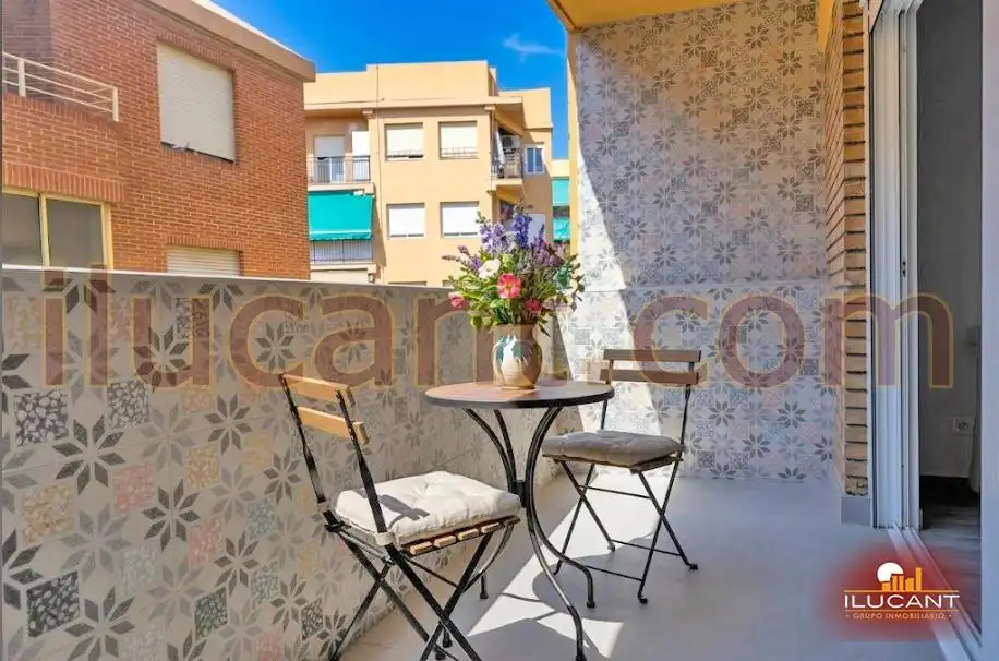 Terraza de Piso en venta en Alicante / Alacant con Aire acondicionado y Balcón