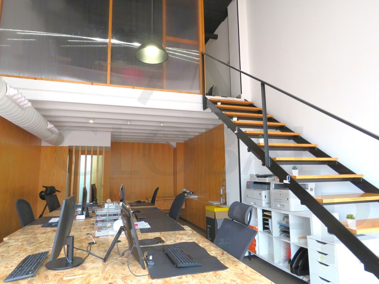 Premises for sale in Cartagena  with Air Conditioner and Furnished