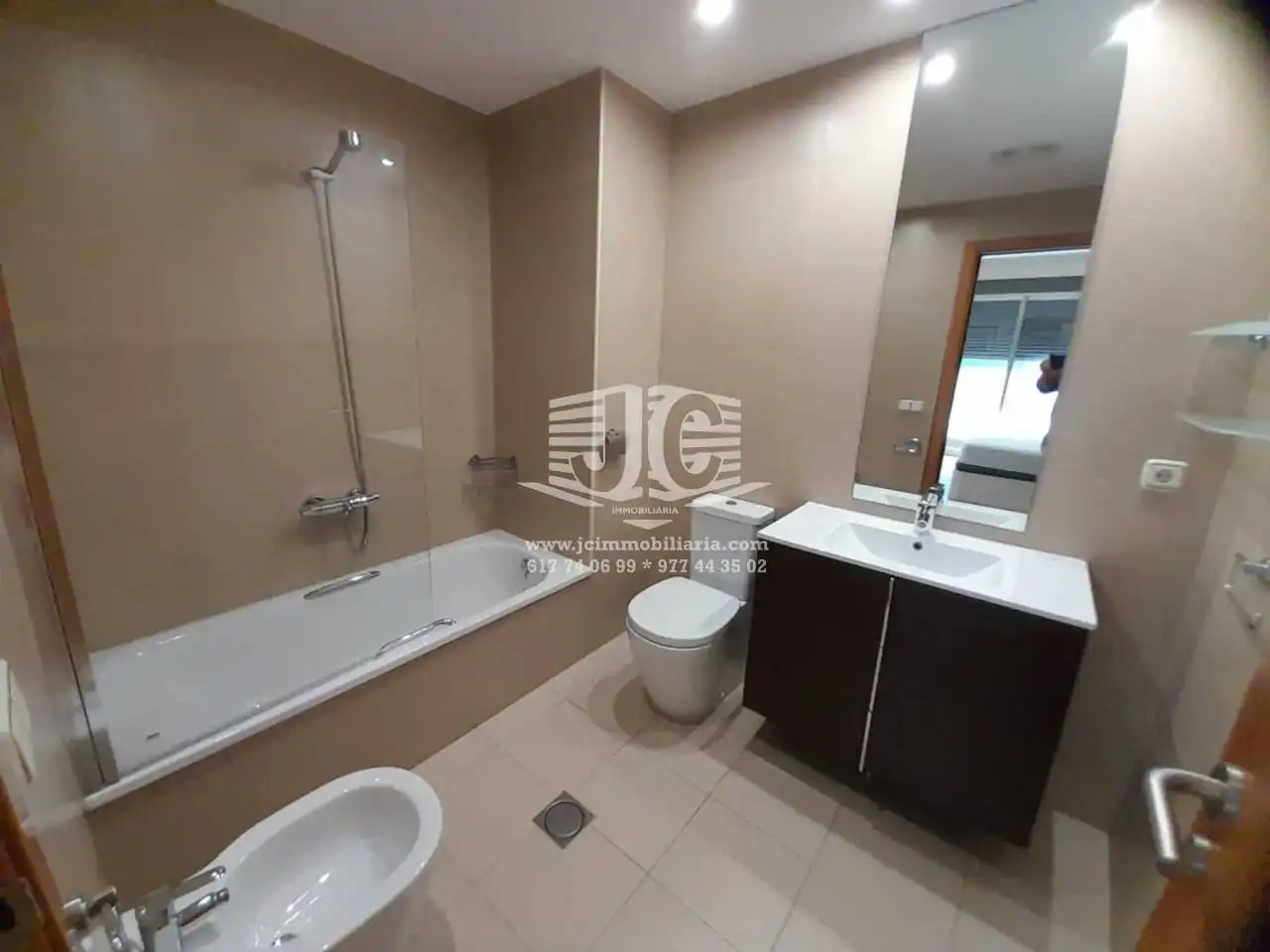 Flat for rent in Avenida MARCEL·LI DOMINGO, Ferreries