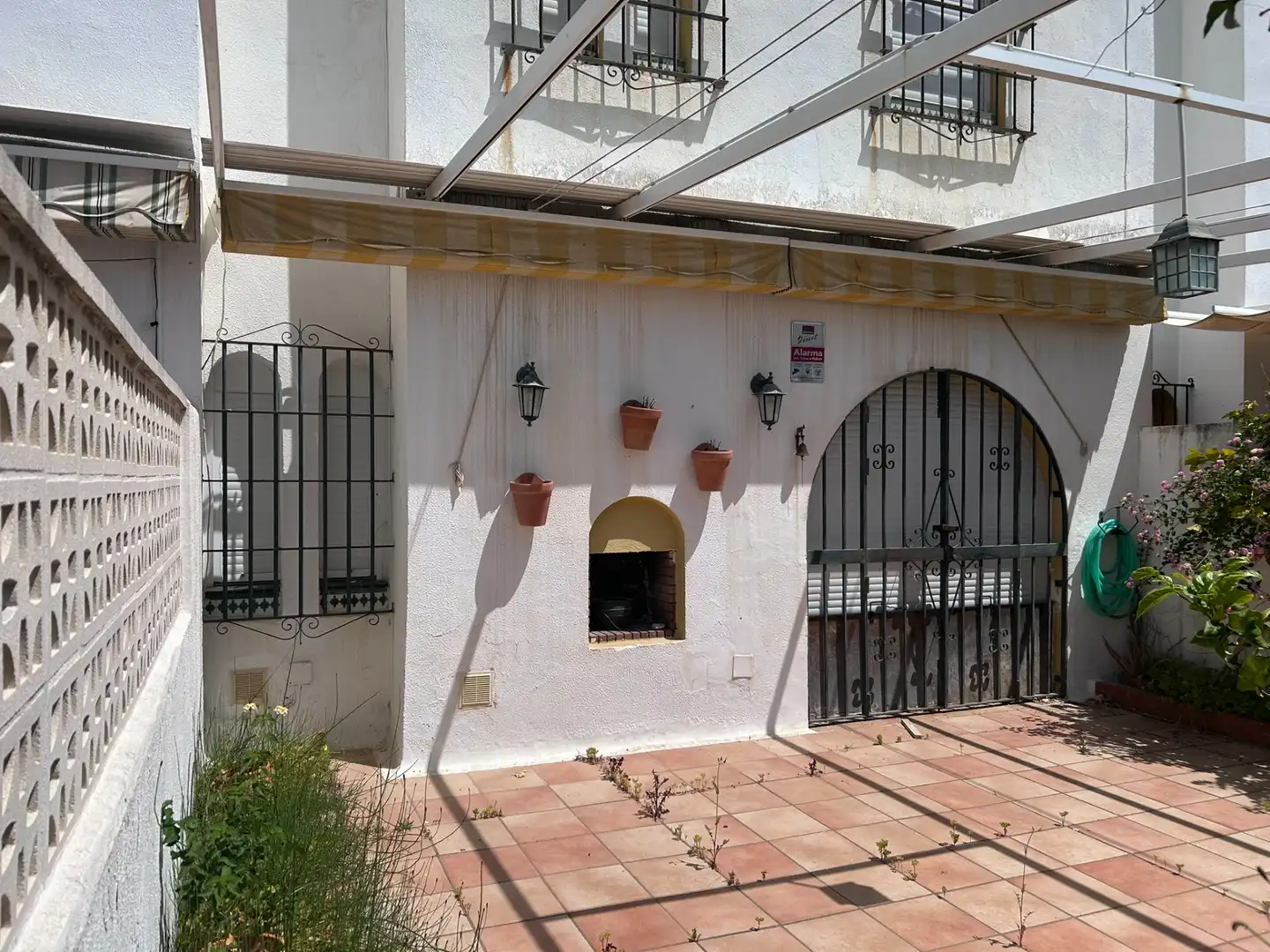 Vista exterior de Casa adosada en venta en Casares con Terraza, Amueblado y Alarma
