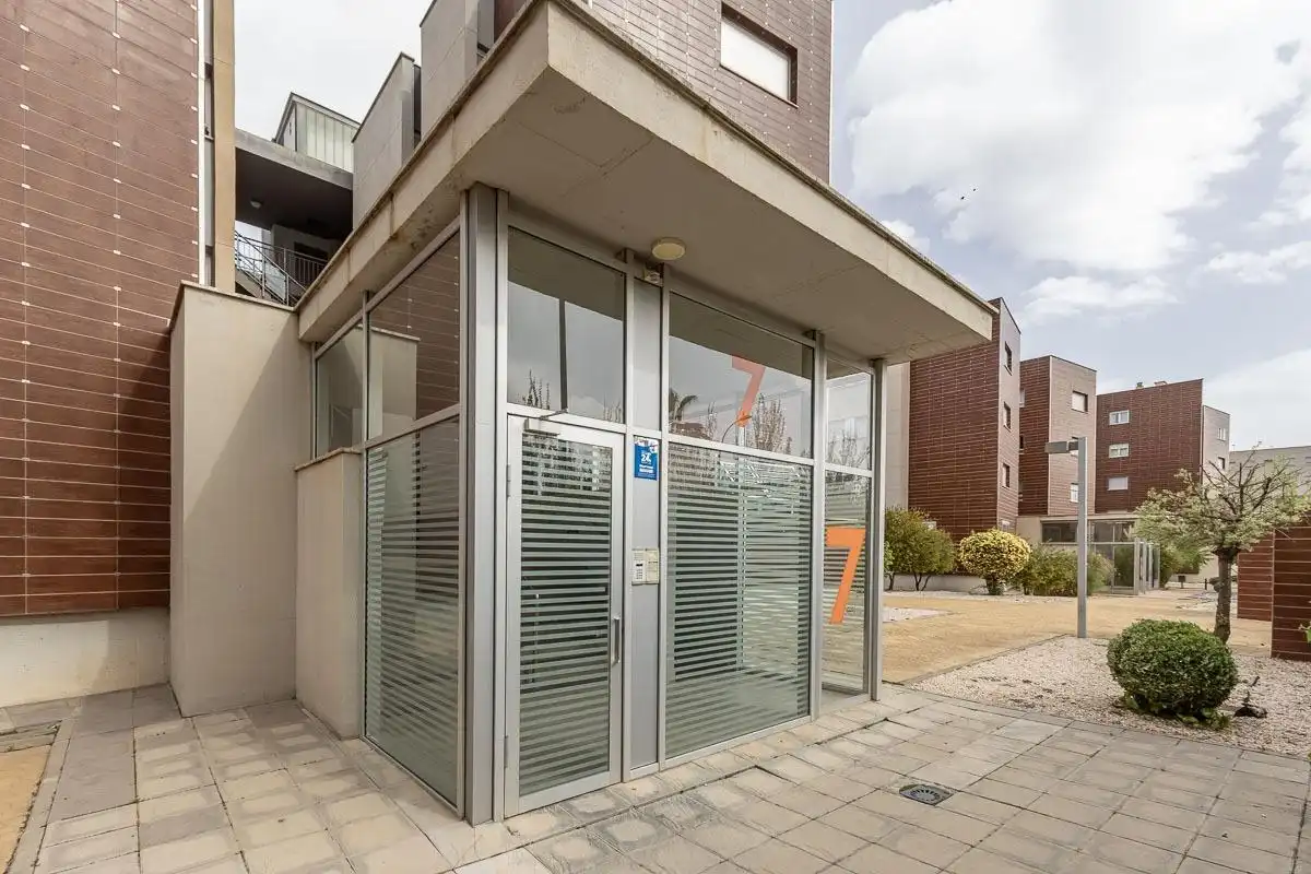Vista exterior de Pis en venda en Alhendín amb Aire condicionat, Calefacció i Jardí privat