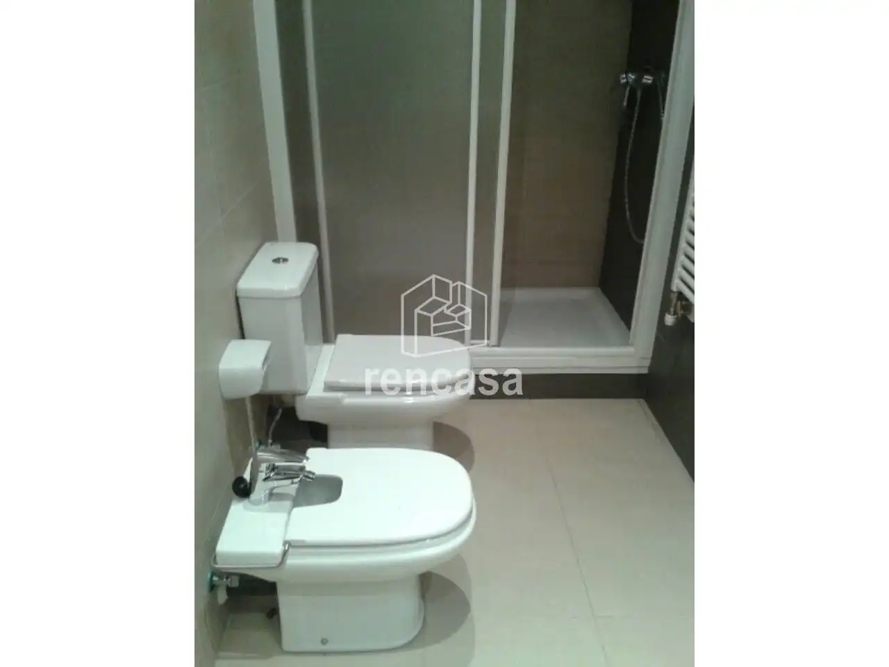 Bathroom of Duplexes for rent in Lleida  with Air Conditioner, Heating and Terrace