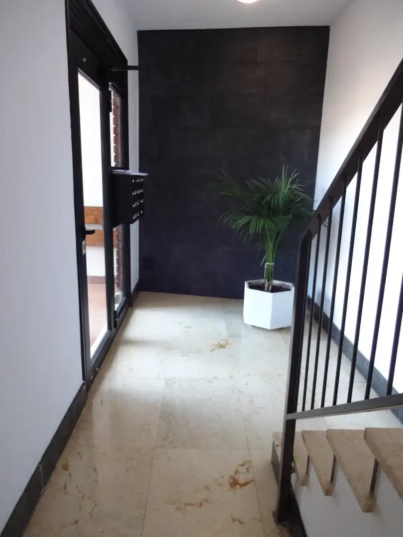 Wohnung zum Verkauf in Barcelona mit Terrasse, Ofen und Mikrowelle