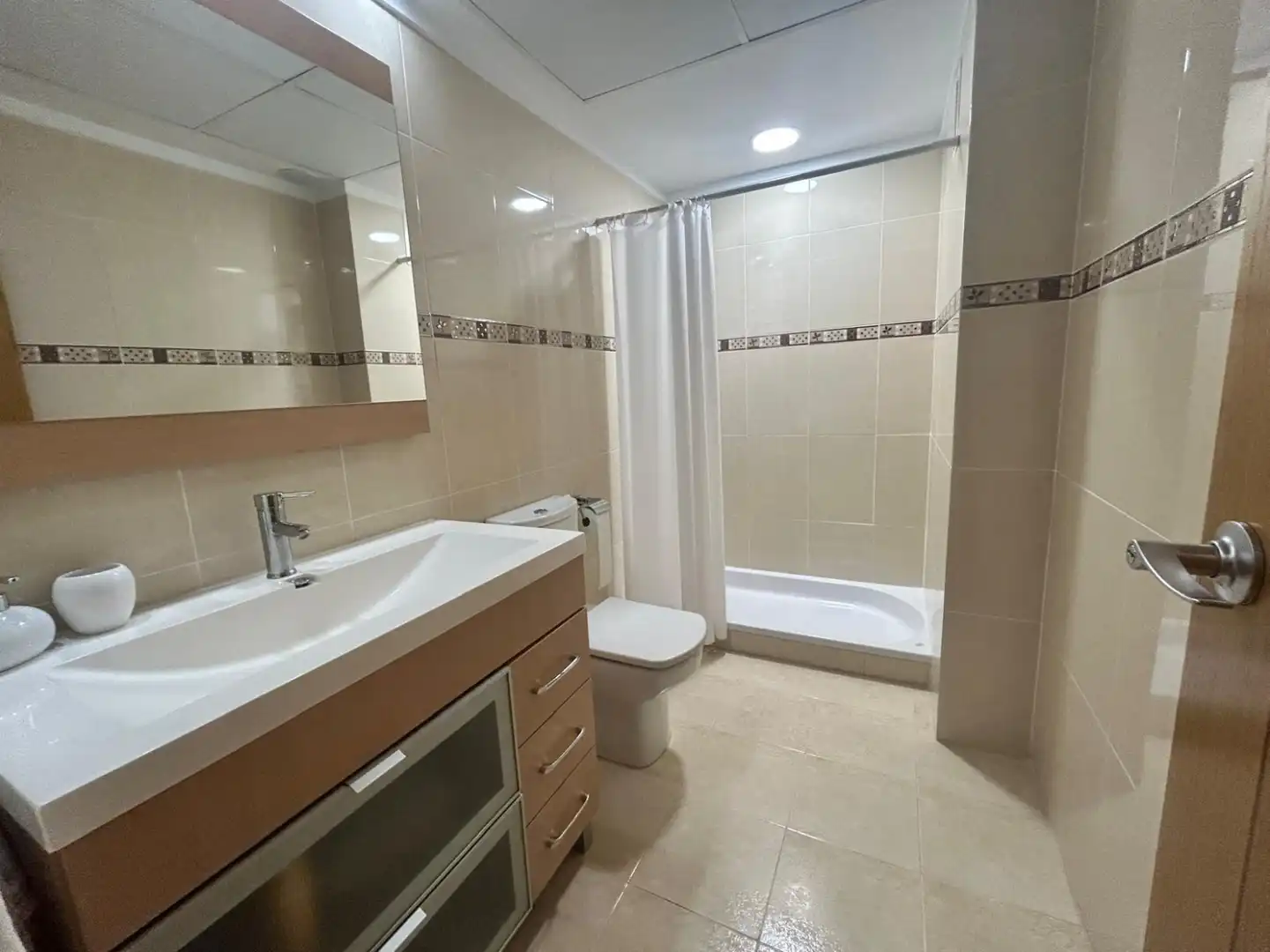 Bathroom of Flat for sale in Silla  with Air Conditioner, Storage room and Swimming Pool