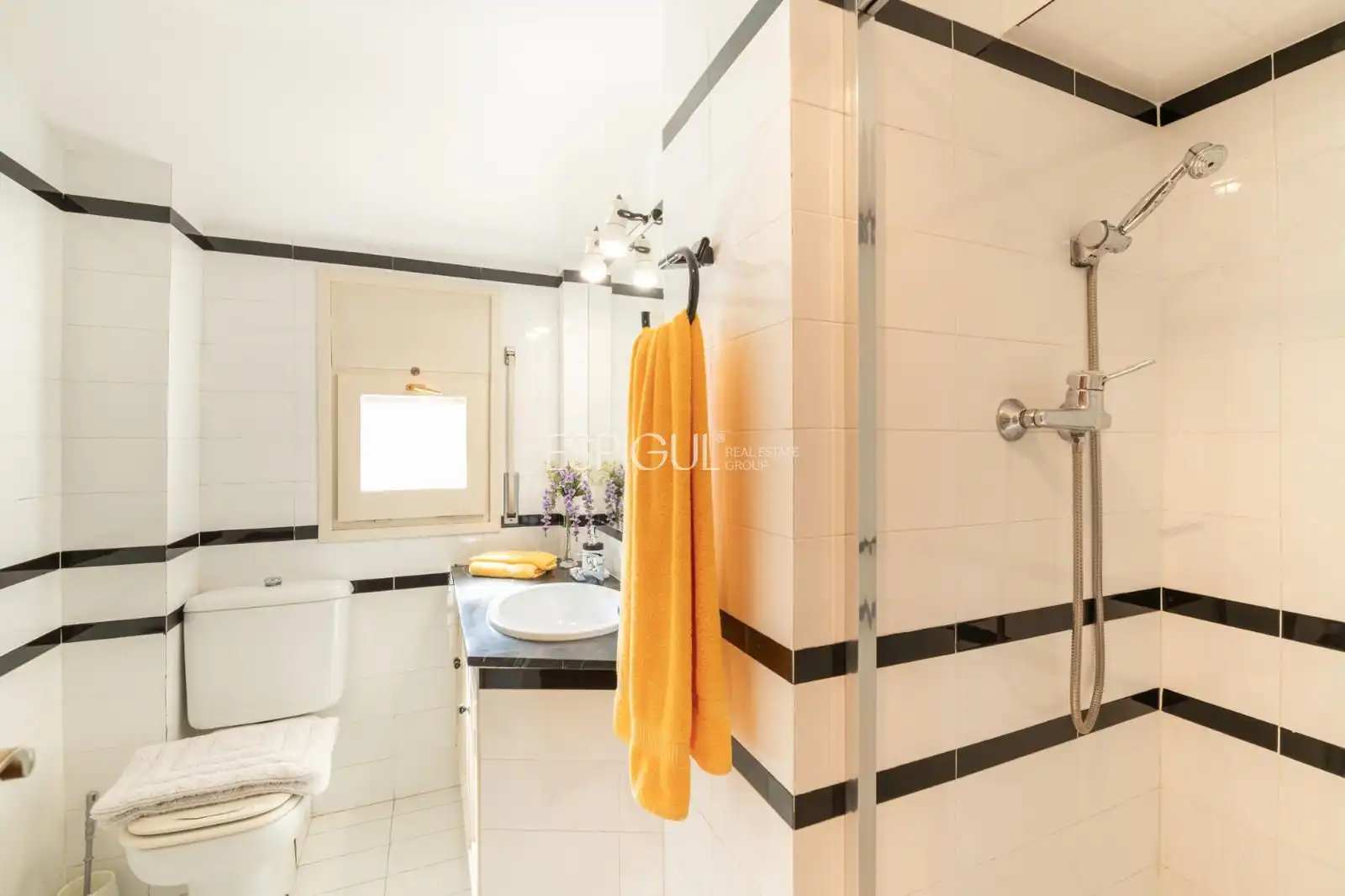 Bathroom of Houses for sale in Sant Cugat del Vallès  with Air Conditioner, Heating and Parquet flooring