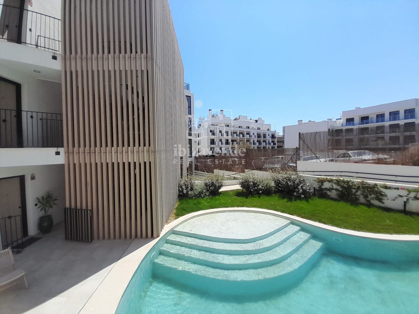 Piscina de Pis en venda en Santa Eulària des Riu amb Aire condicionat, Calefacció i Terrassa