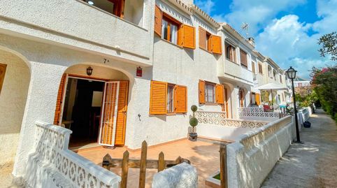 Foto 2 de Casa adosada en venta en Playa Flamenca, Orihuela