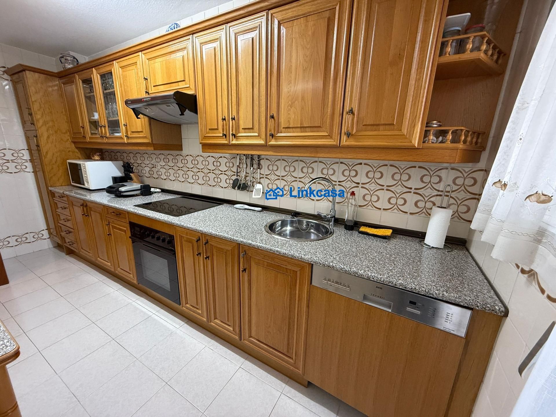 Cuina de Pis en venda en  Madrid Capital amb Aire condicionat, Calefacció i Jardí privat