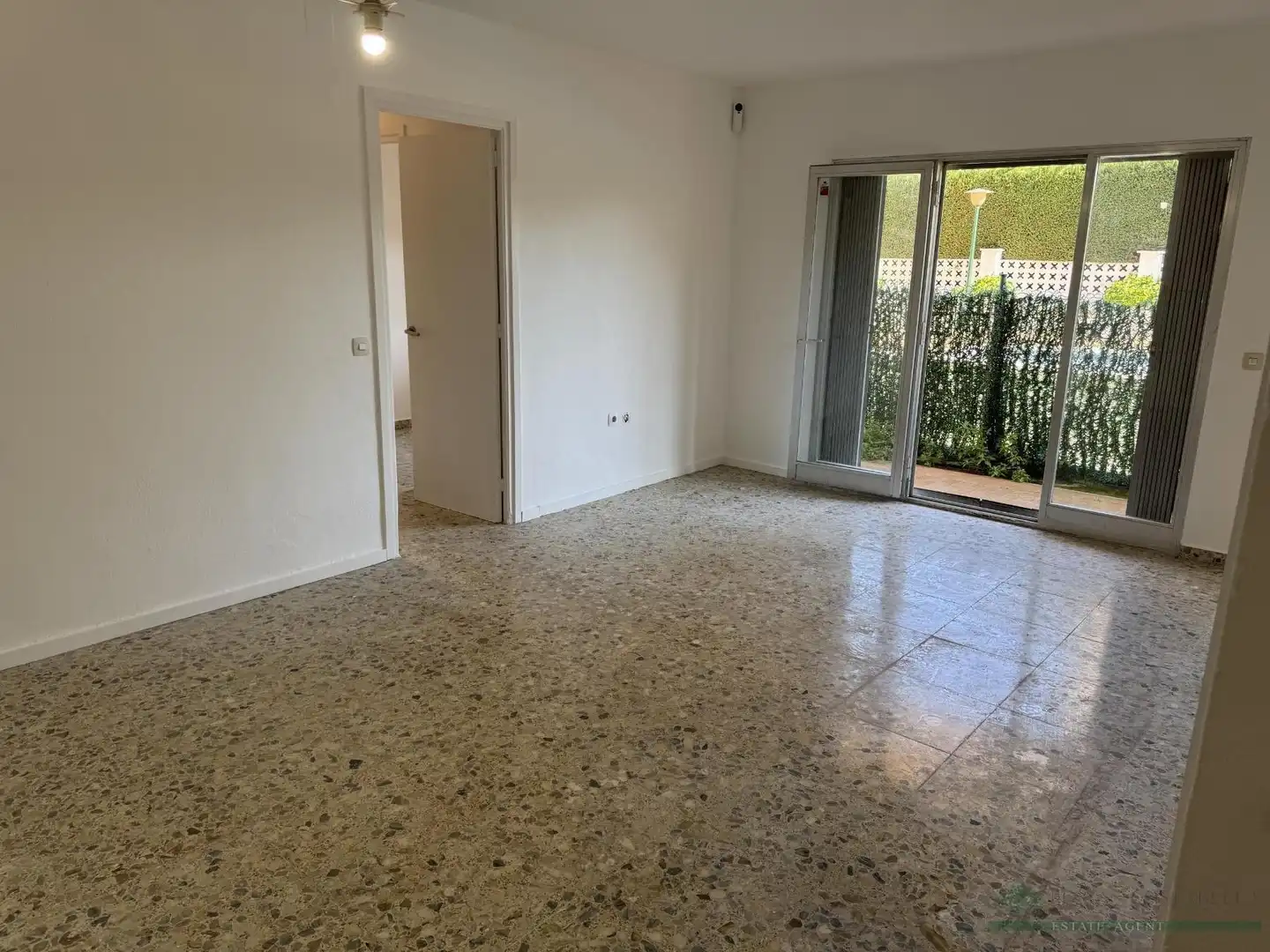 Wohnungen zum Verkauf in Castell d'Aro, Platja d'Aro i s'Agaró mit Terrasse, Alarm und Gemeinschaftspool