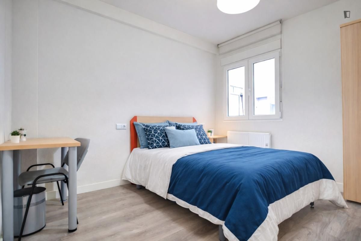 Dormitori de Apartament per a compartir en Getafe amb Moblat, Forn i Rentadora
