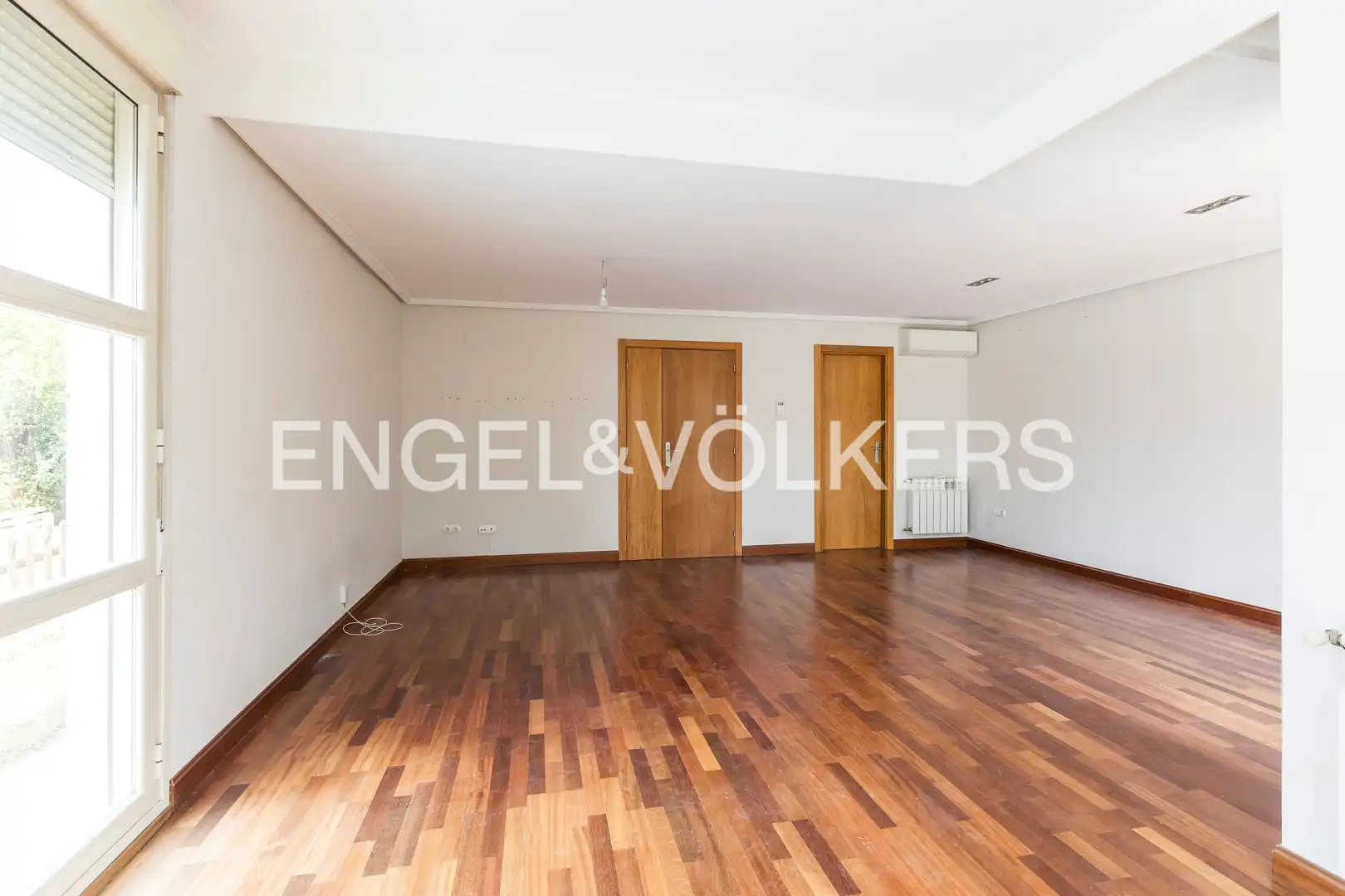 Dining room of Detached homes for sale in Paracuellos de Jarama  with Air Conditioner, Heating and Private garden