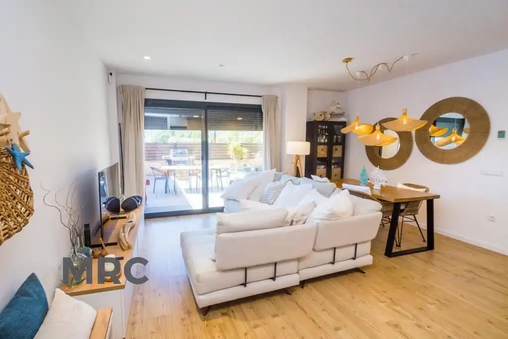 Sala de estar de Piso en venta en Calonge i Sant Antoni con Calefacción, Parquet y Terraza
