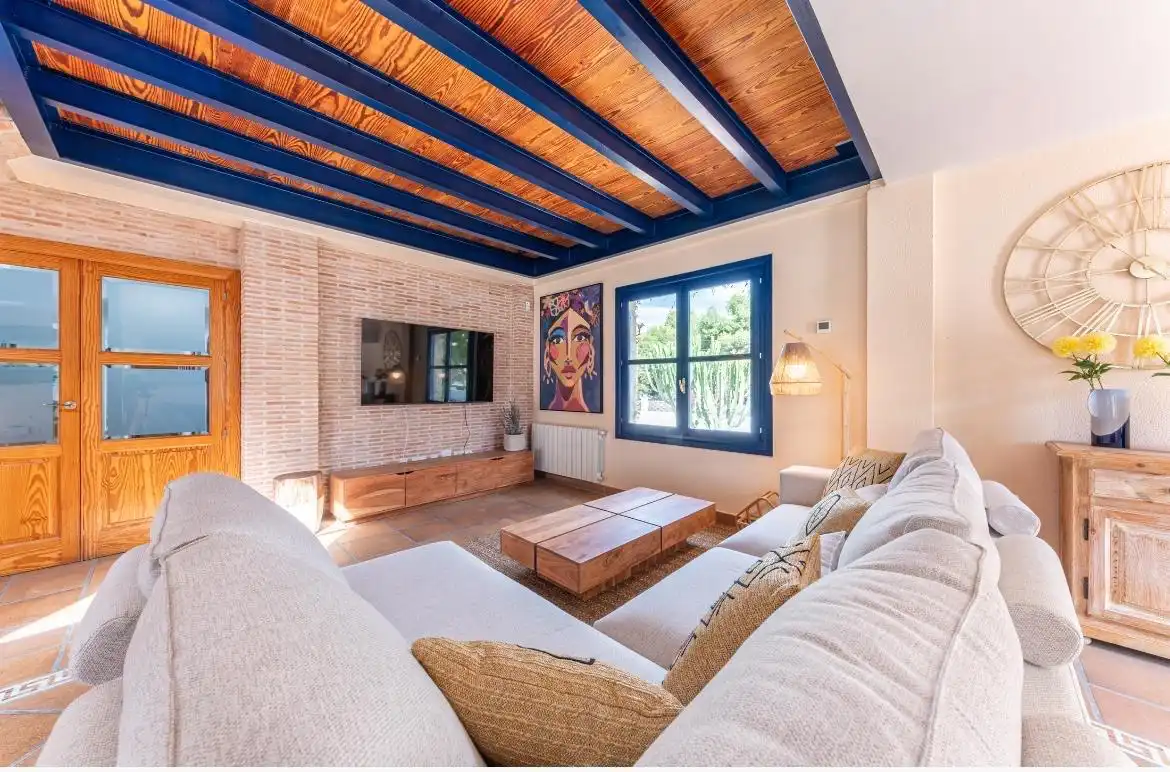 Sala d'estar de Casa o xalet en venda en Alicante / Alacant amb Jardí privat, Terrassa i Traster