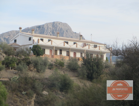 Finca rústica en venda a Riogordo