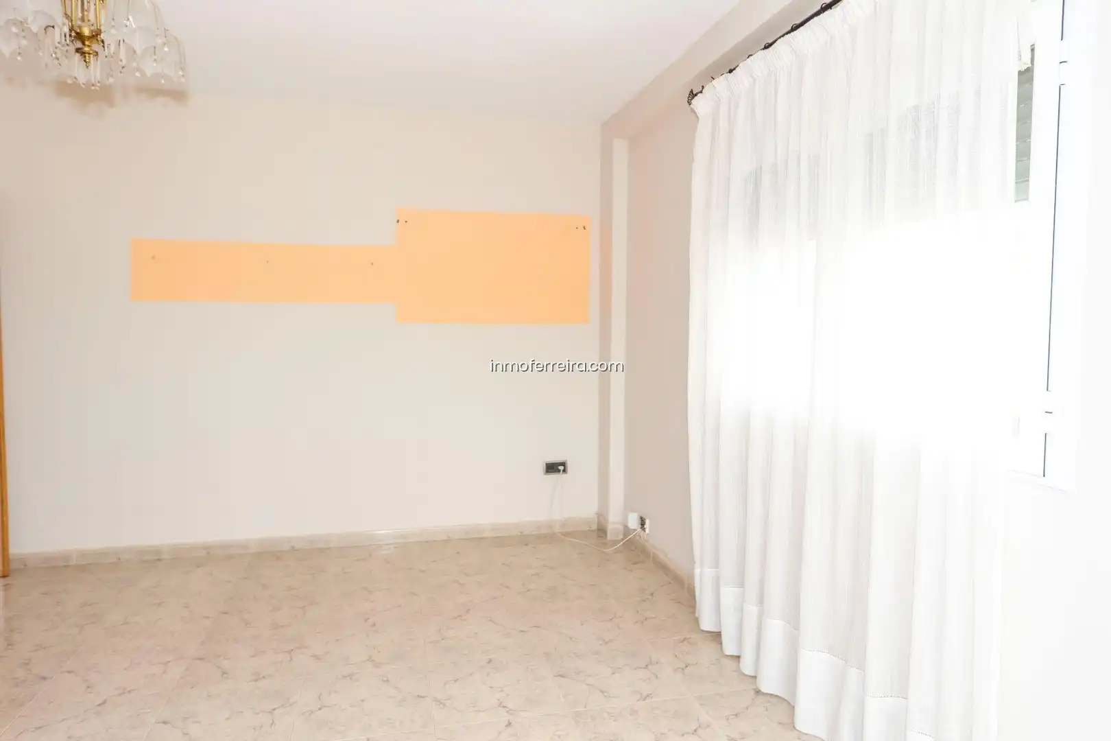 Bedroom of Houses for sale in Darro  with Storage room