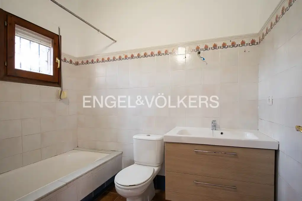 Baño de Casa o chalet de alquiler en L'Eliana con Aire acondicionado, Calefacción y Jardín privado