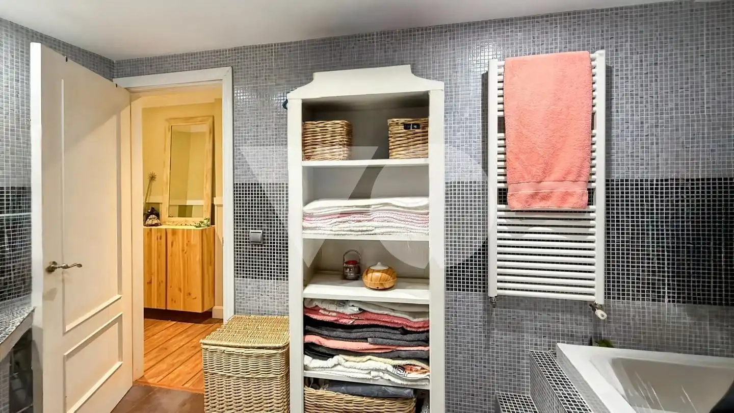 Baño de Piso en venta en Madrid con Aire acondicionado, Calefacción y Jardín privado
