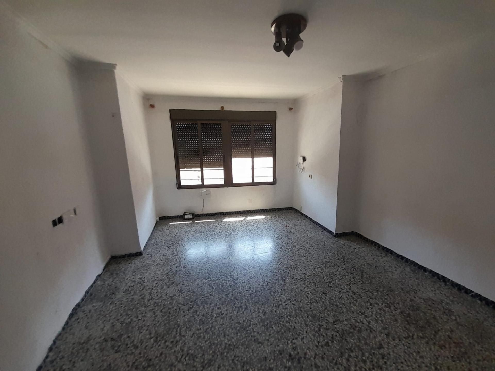 Vista exterior de Casa adosada en venda en Sueca amb Terrassa i Alarma