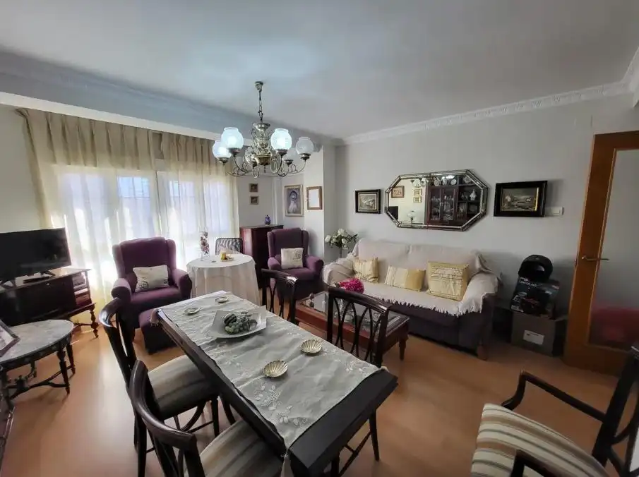 Sala d'estar de Apartament en venda en Almería amb Aire condicionat