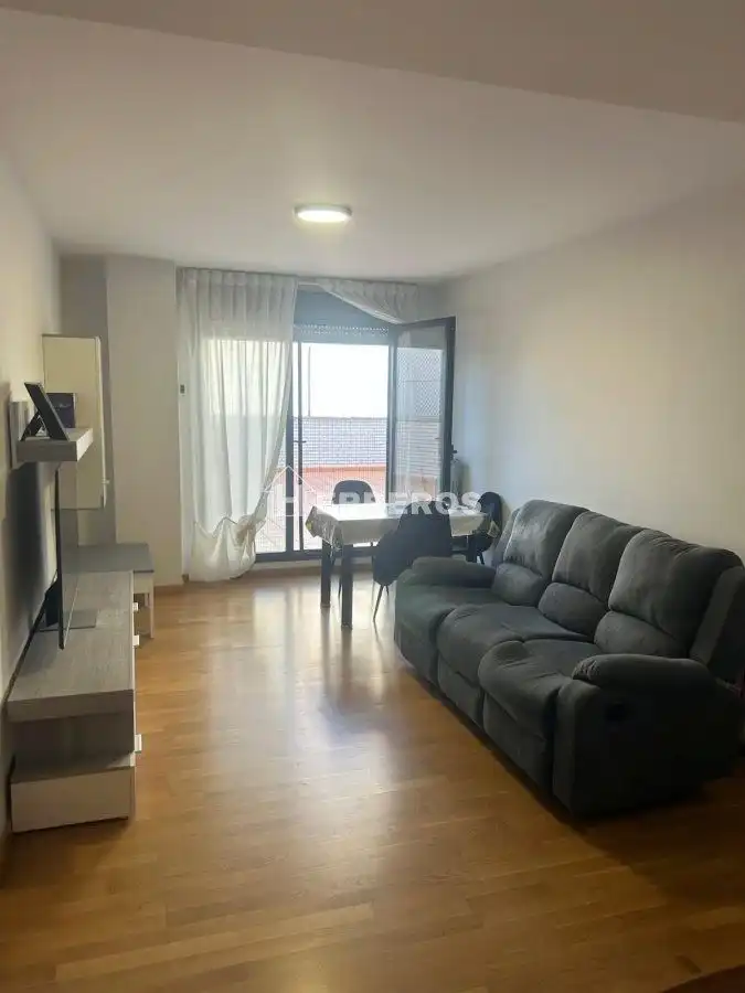Vista exterior de Piso en venta en Albelda de Iregua con Calefacción, Parquet y Terraza