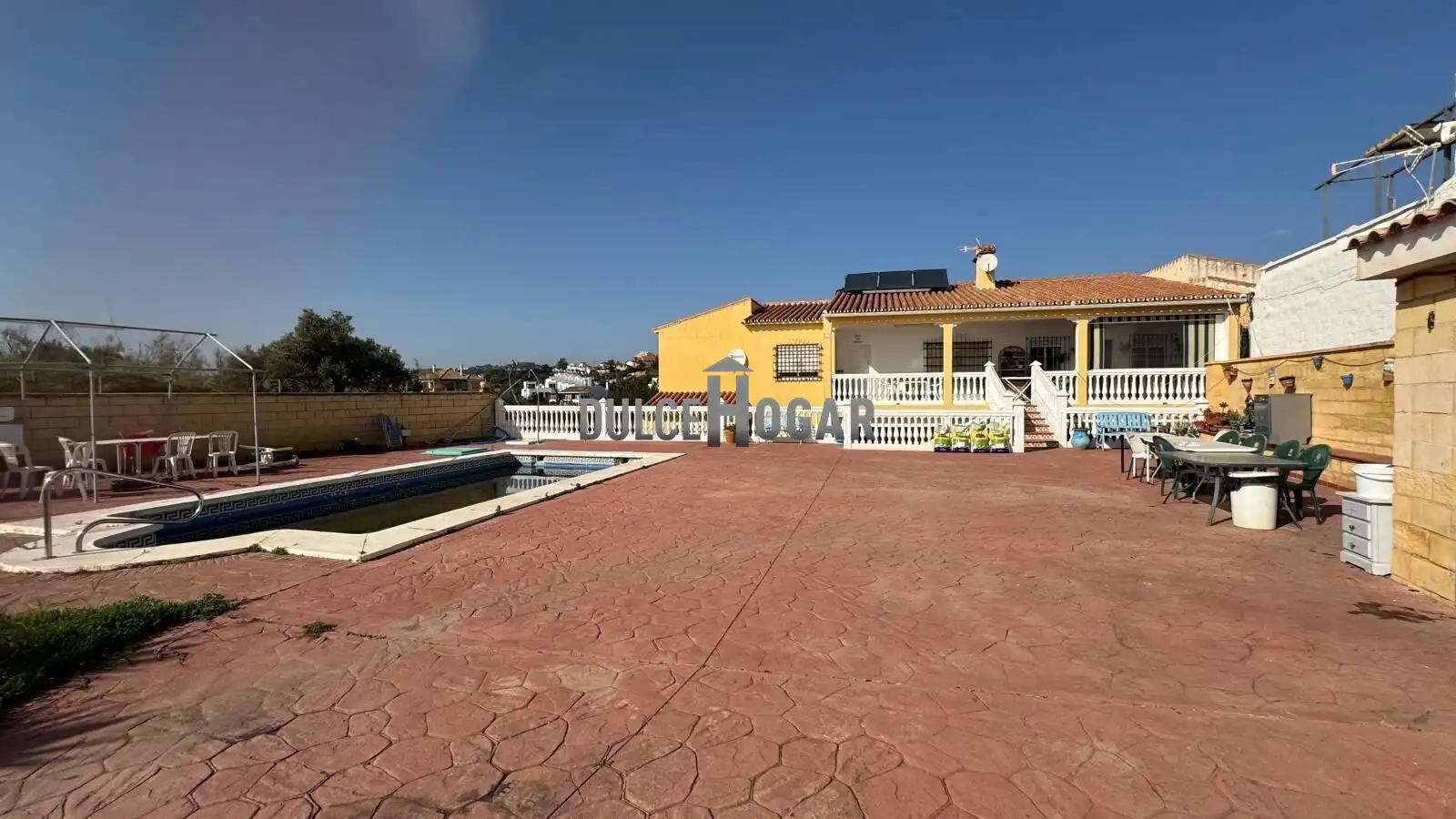 Vista exterior de Casa o chalet en venta en Rincón de la Victoria con Aire acondicionado, Jardín privado y Terraza