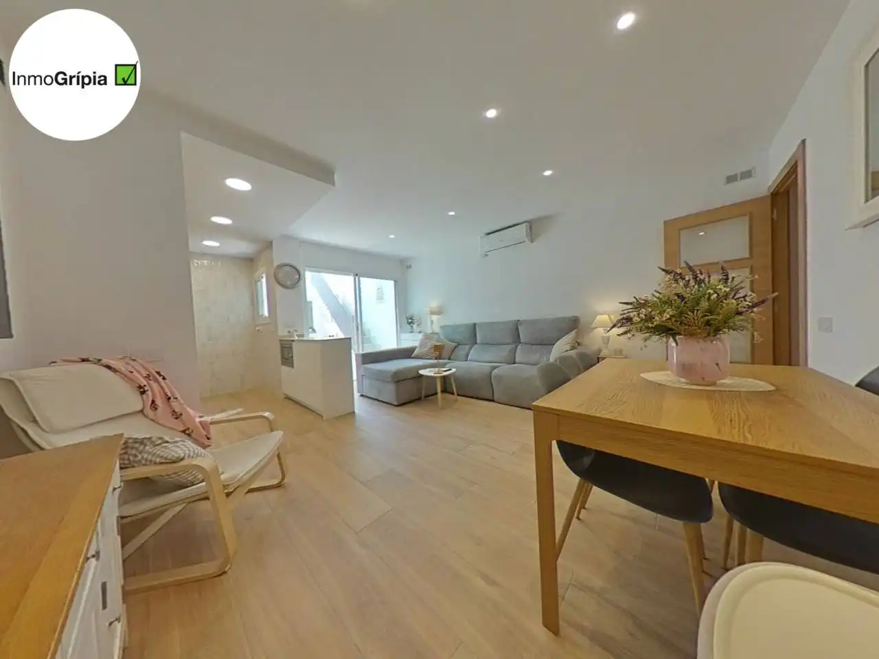 Sala d'estar de Pis en venda en Terrassa amb Aire condicionat i Terrassa