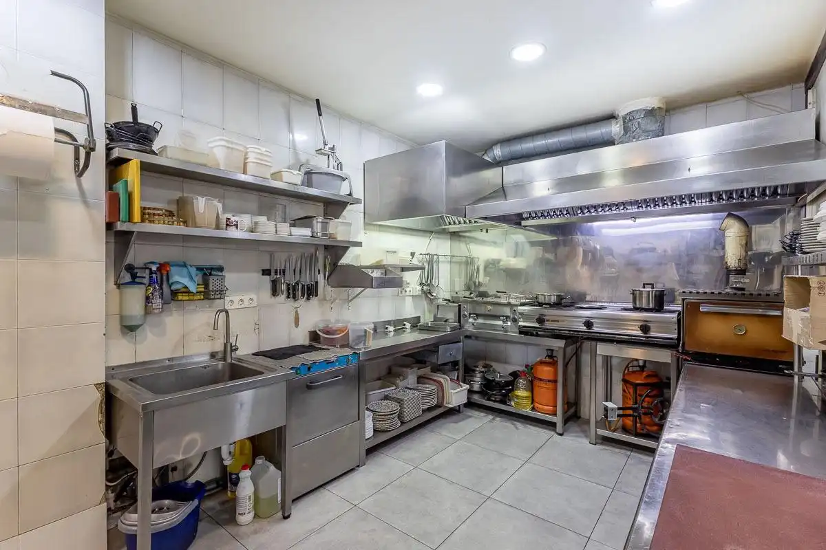 Business premises for transfer in Genil, imagen 11