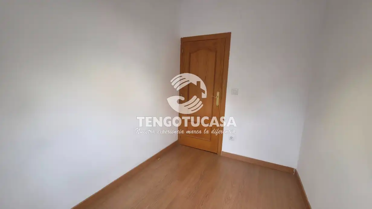 Bedroom of Flat for rent in Madrid  with Air Conditioner, Heating and Furnished