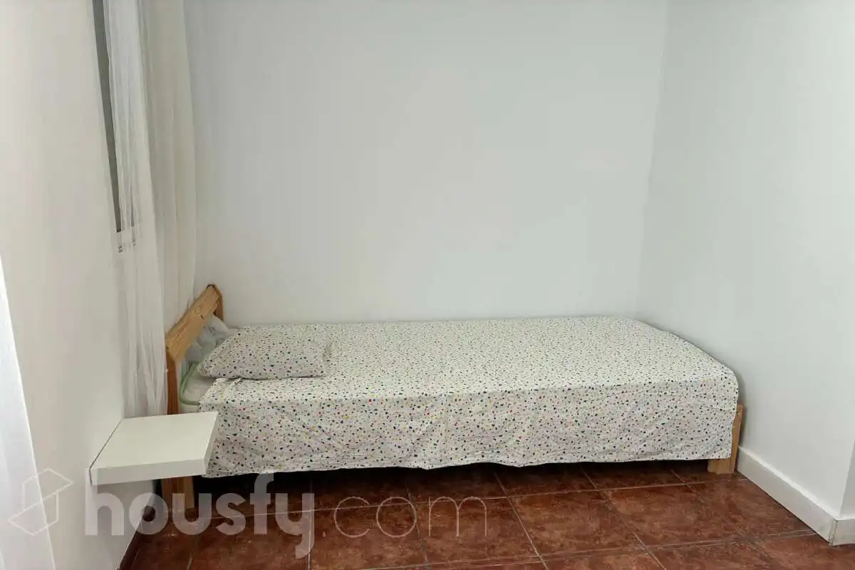 Habitación de Piso de alquiler en Sagunto / Sagunt con Aire acondicionado, Amueblado y Balcón