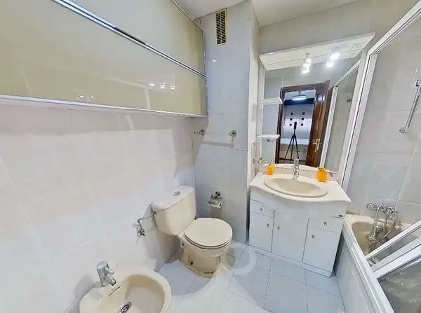 Badezimmer von Wohnung zum Verkauf in Xirivella
