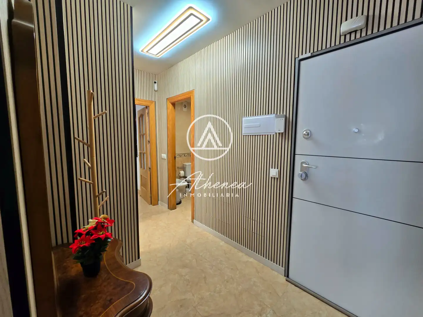 Piso en venta en Roquetas de Mar con Terraza, Amueblado y Horno