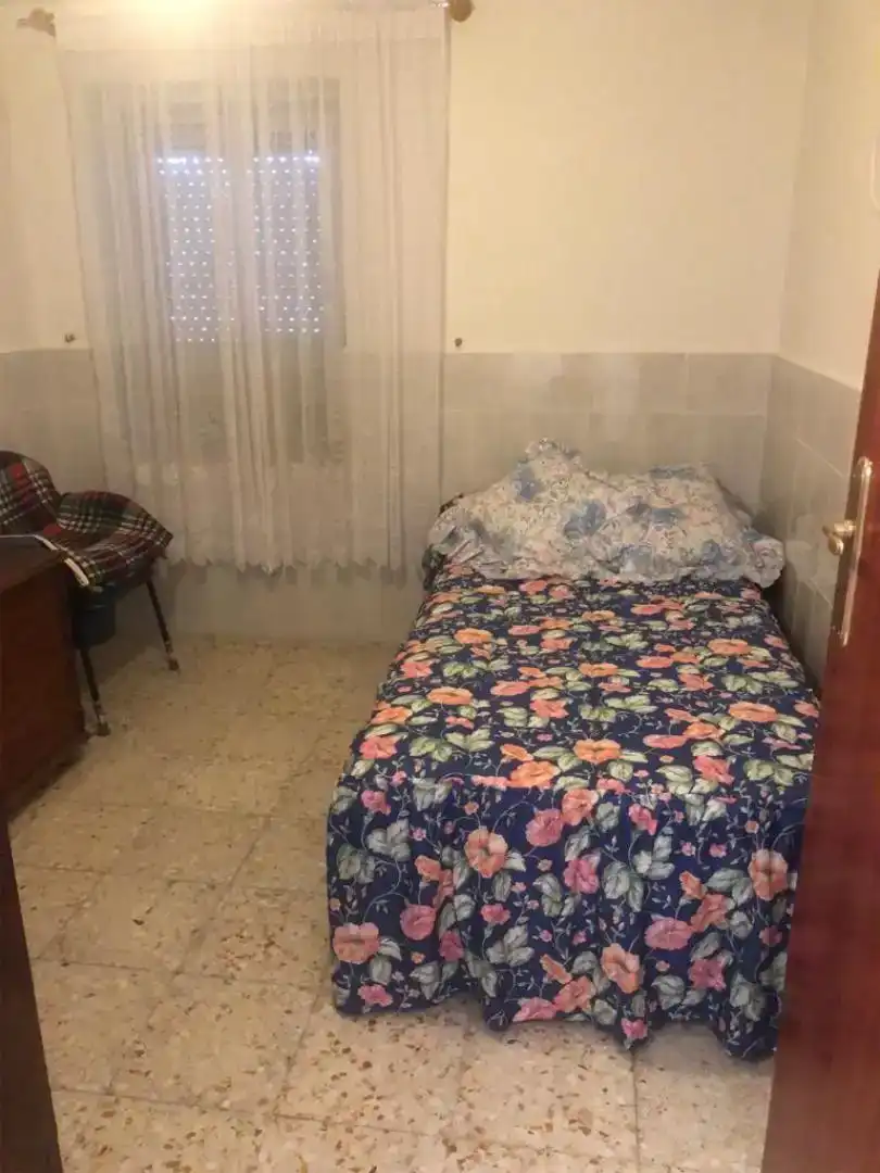Habitación de Piso en venta en Sevilleja de la Jara con Jardín privado, Parquet y Trastero