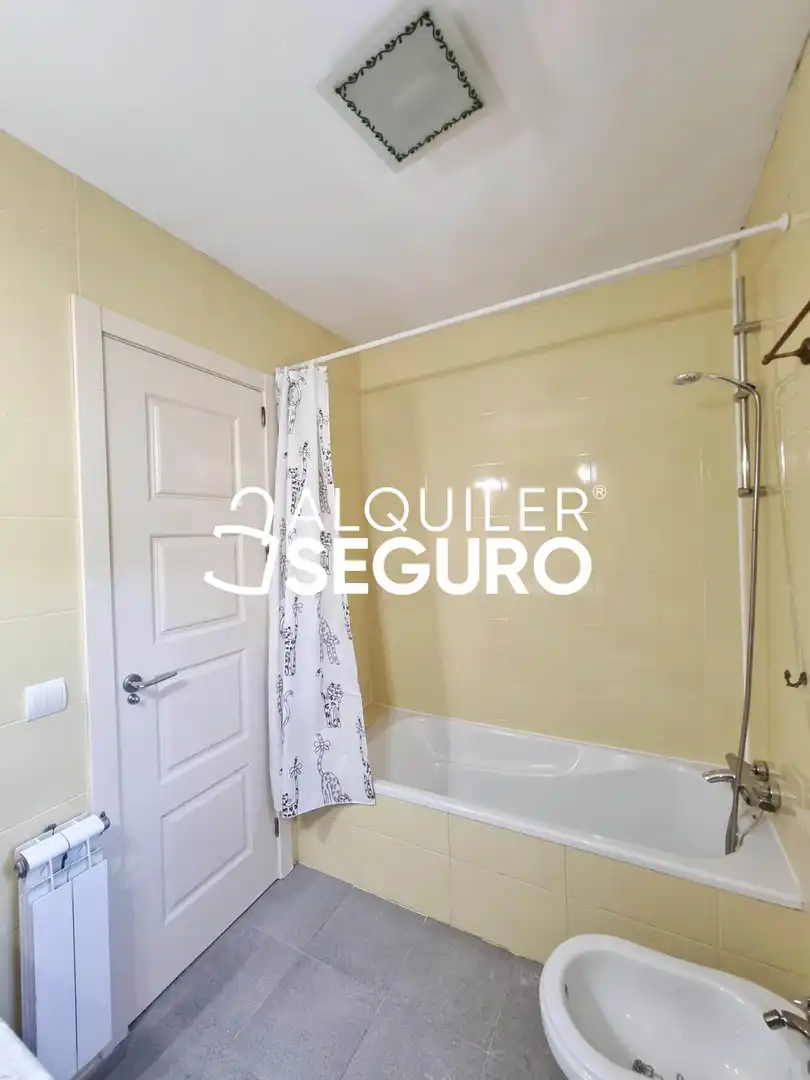 Baño de Casa o chalet de alquiler en Pozuelo de Alarcón con Aire acondicionado, Calefacción y Terraza