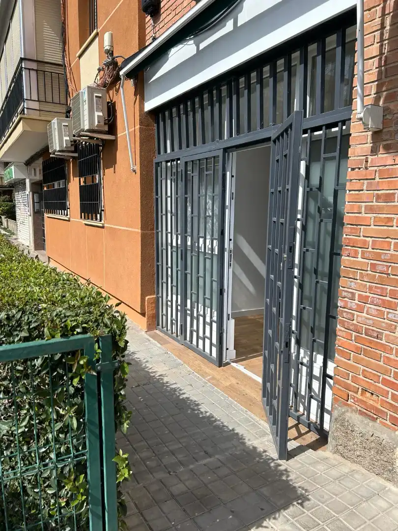 Oficina en venta en Calle de Fray José Cerdeiriña, Las Águilas
