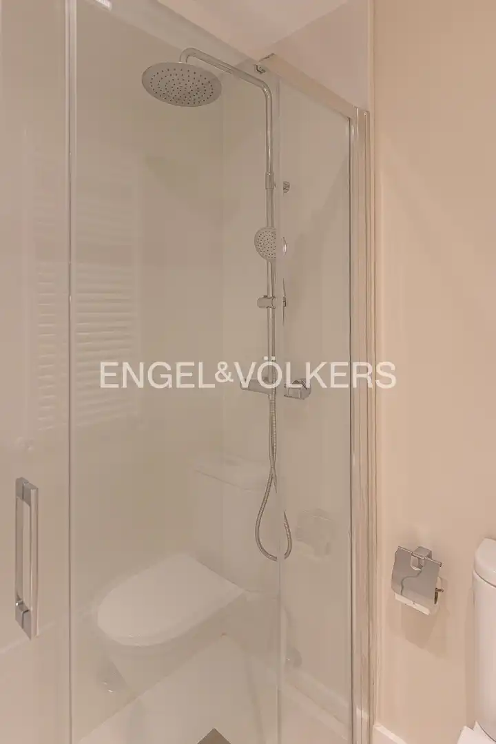 Bathroom of Flat for rent in Madrid  with Air Conditioner, Heating and Terrace