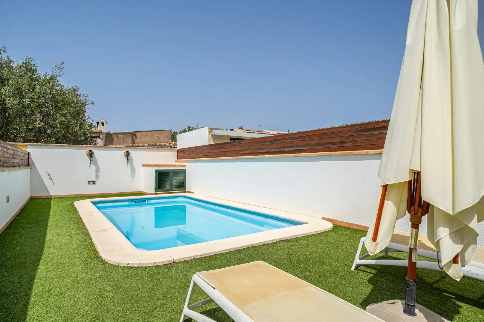 Piscina de Casa adosada en venda en Vilafranca de Bonany amb Jardí privat, Terrassa i Piscina