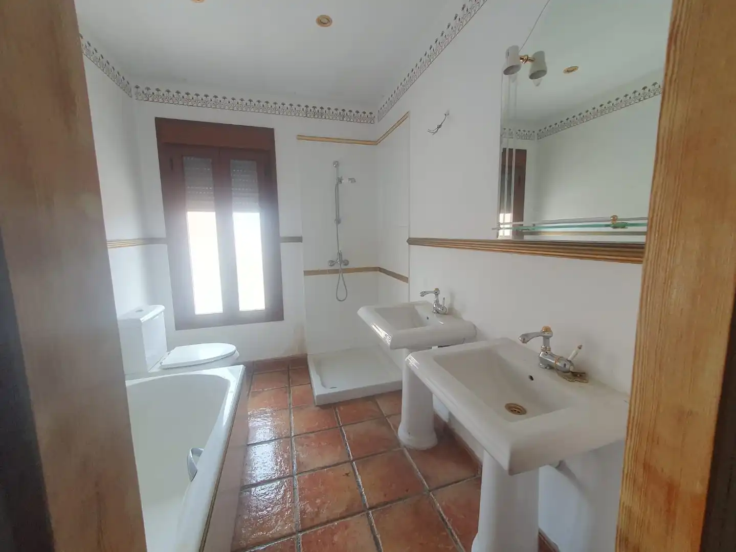 Bathroom of Houses for sale in Cebolla, Toledo