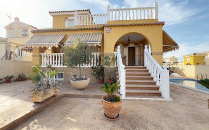 Vista exterior de Casa o xalet en venda en Santa Pola amb Aire condicionat, Calefacció i Jardí privat