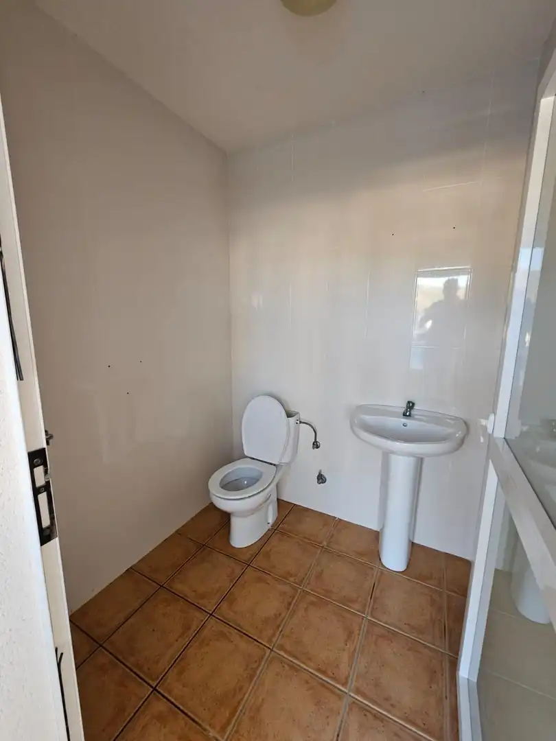 Bathroom of Flat for sale in Simat de la Valldigna  with Air Conditioner, Private garden and Balcony