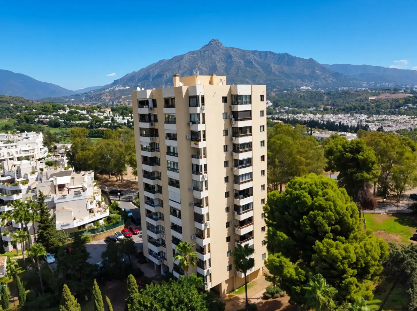 Apartament amb piscina en venda a Nueva Andalucía