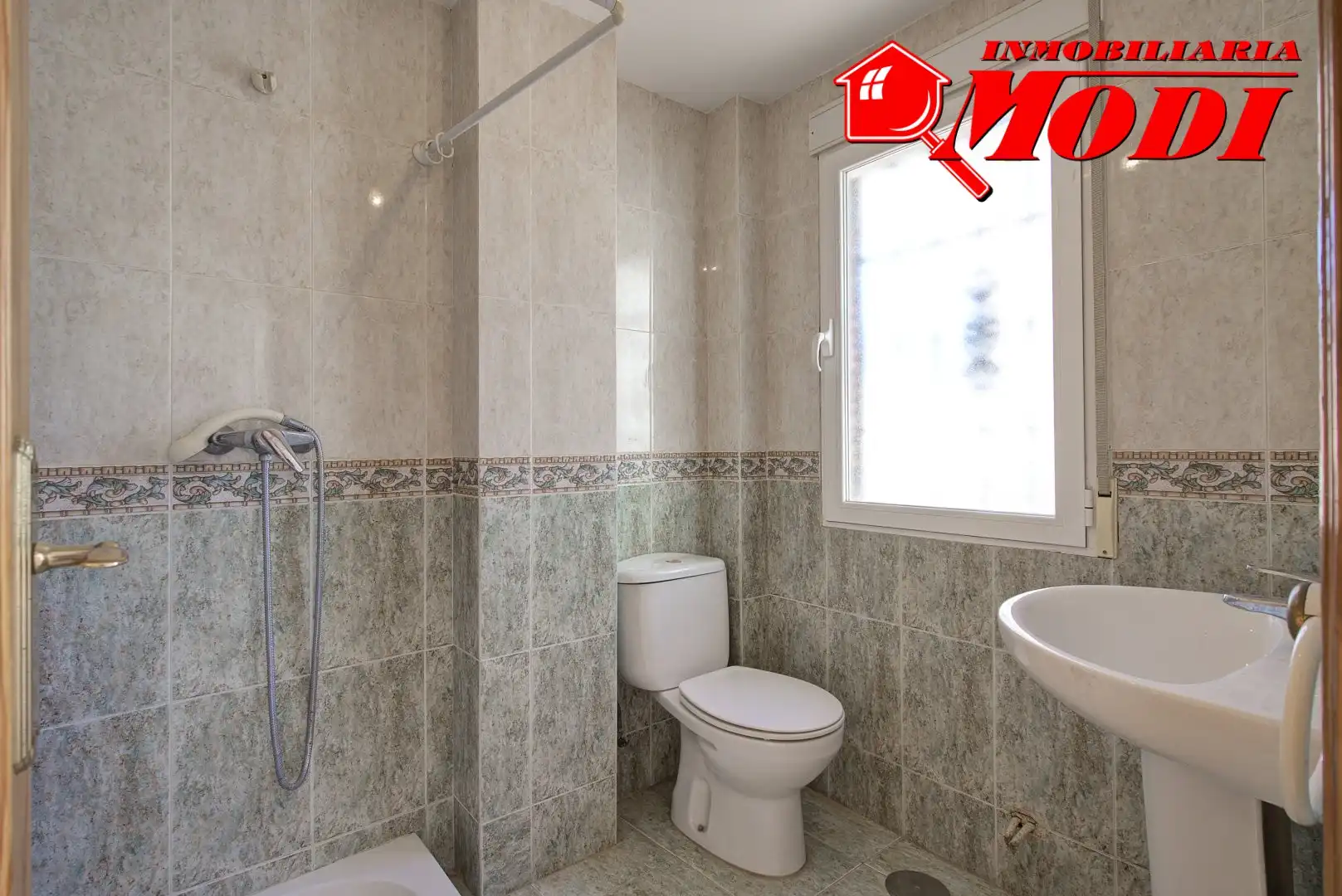 Bathroom of Houses for sale in Padul  with Private garden and Swimming Pool